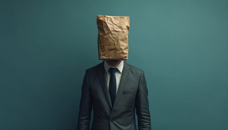 كيف نصنع أسلوبنا الخاص؟ سبعة قواعد لبناء هوية شخصية لا تشبه أحدًا